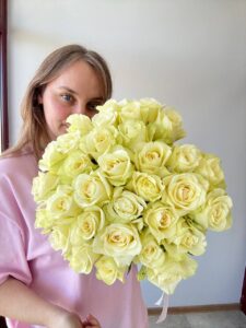 белые розы 60 см импортные Кайф Гродно