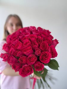 букет из 51 малиновой розы 60 см Кайф Гродно