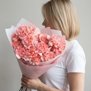 Букет из 15 розовых диантусов «Розовое кружево»