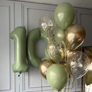 Готовый набор из 10 гелиевых шаров и больших золотых цифр '10' на день рождения — купить с доставкой в Гродно